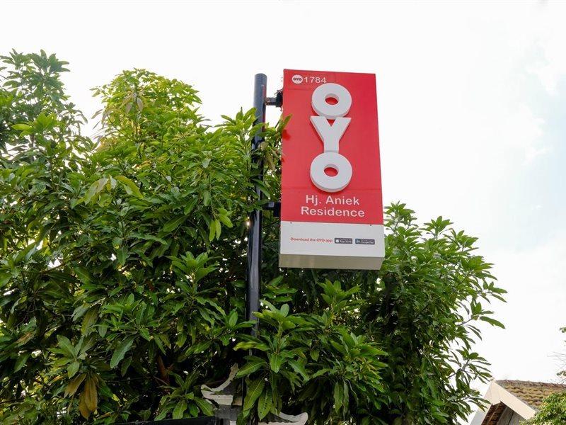 Oyo 1784 Hj. Aniek Residence Madiun Zewnętrze zdjęcie
