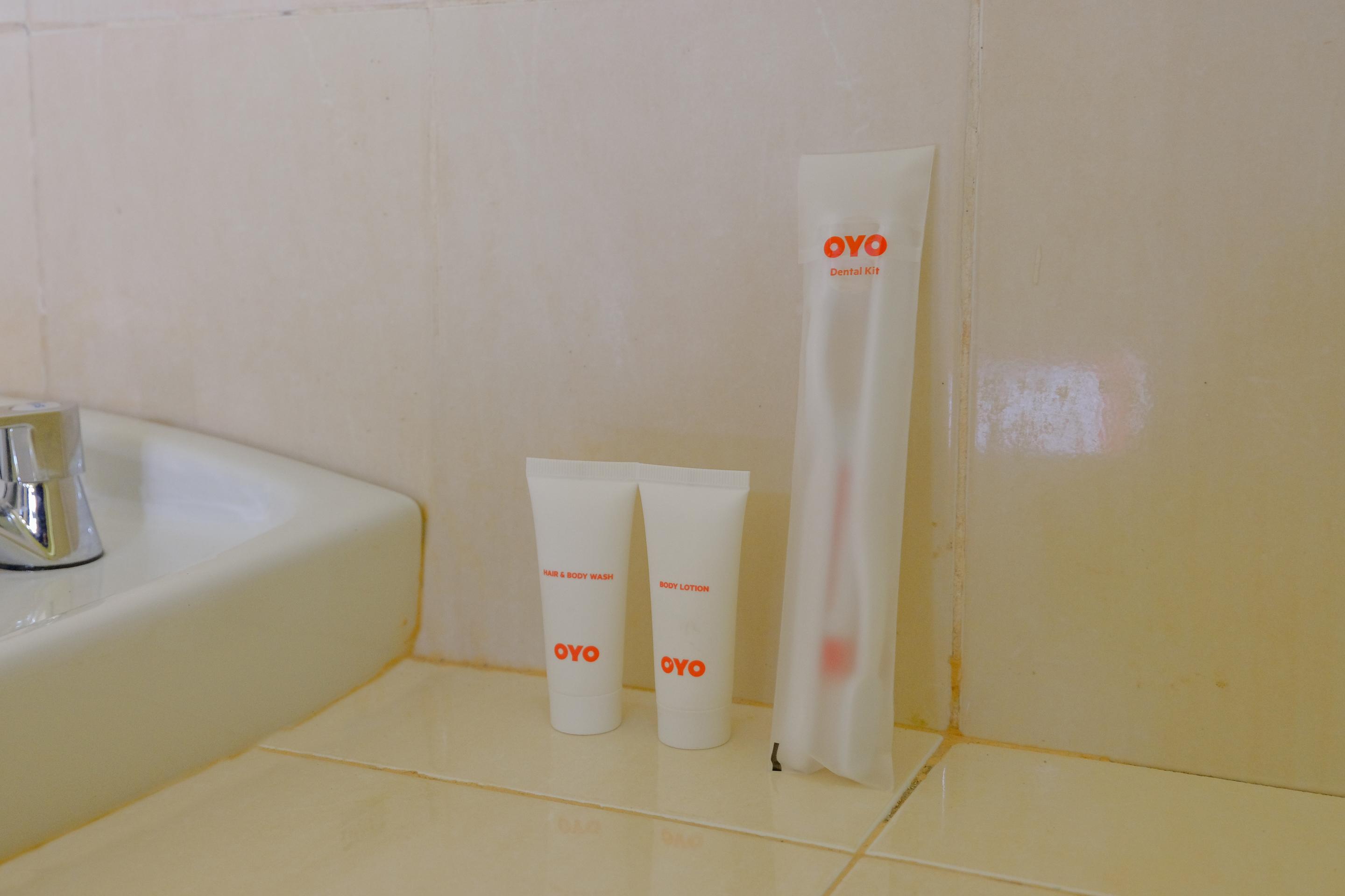 Oyo 1784 Hj. Aniek Residence Madiun Zewnętrze zdjęcie